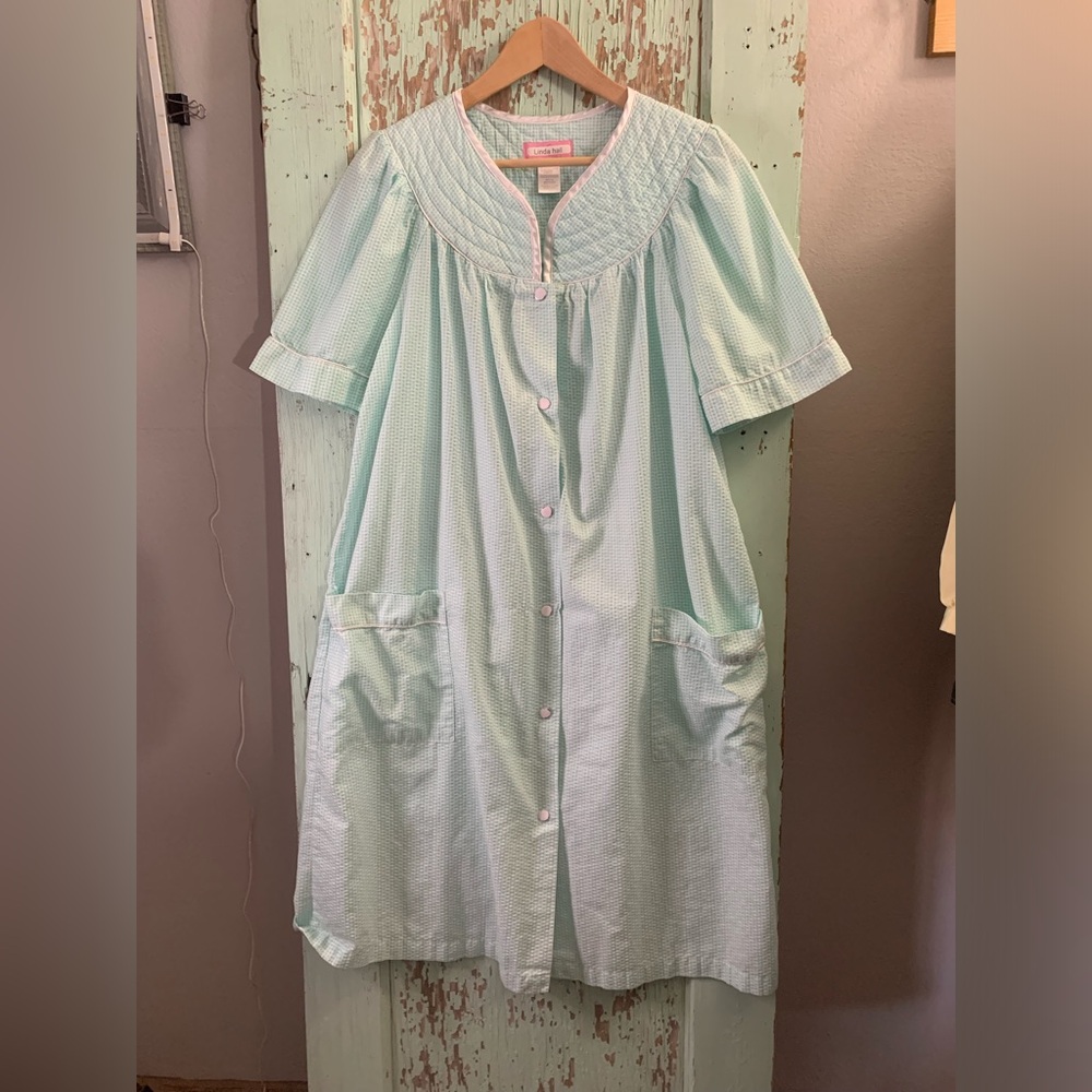 Linda Hall women’s green white gingham print pocketed robe size large Preloved